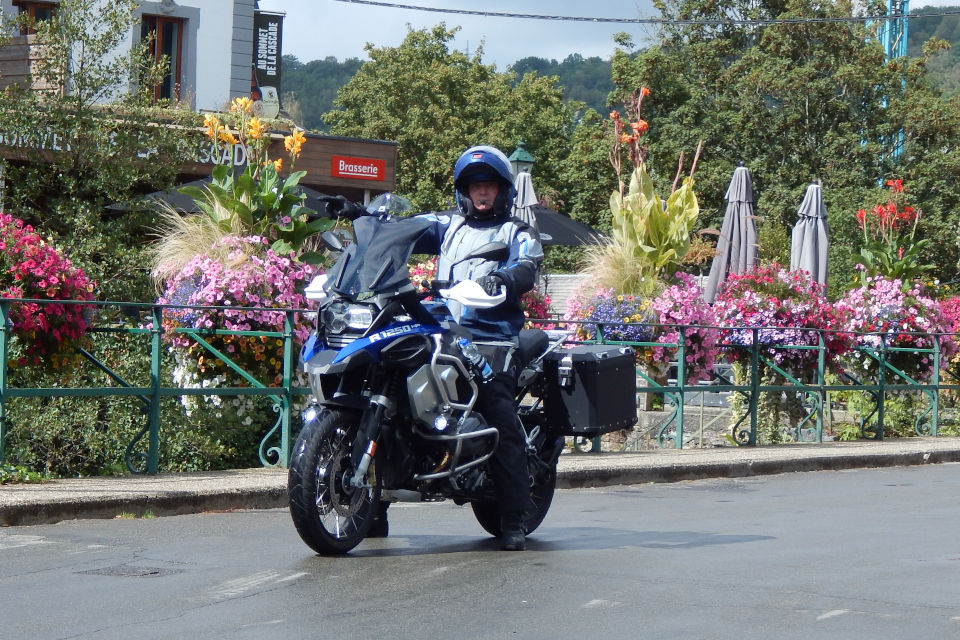 Motorrijbewijspoint Noordwijk examengarantie AVB en AVD